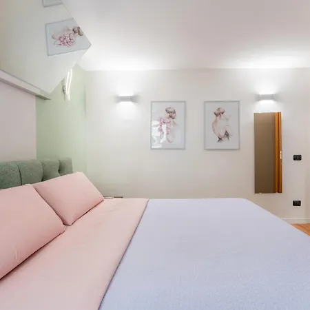 Villafranca Loft, Modern Nearby The Station Apartment *