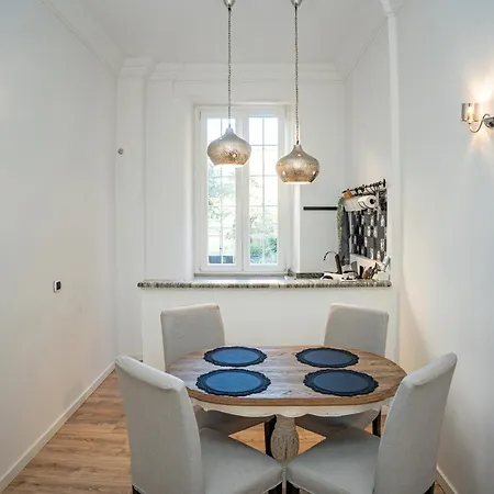 Gio House - Palazzo Storico Appartamento *