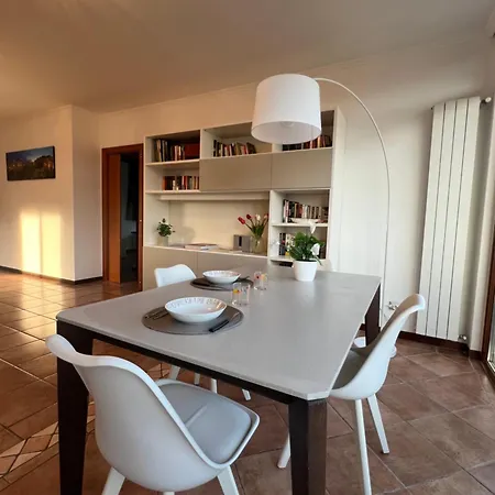 La Casa Del Tomo * Roma