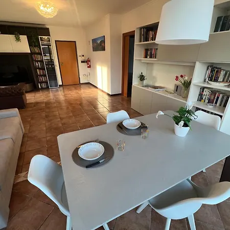La Casa Del Tomo Apartment *