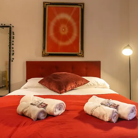 Apartment La Piccola Retro , Urban Color And Comfort Rome