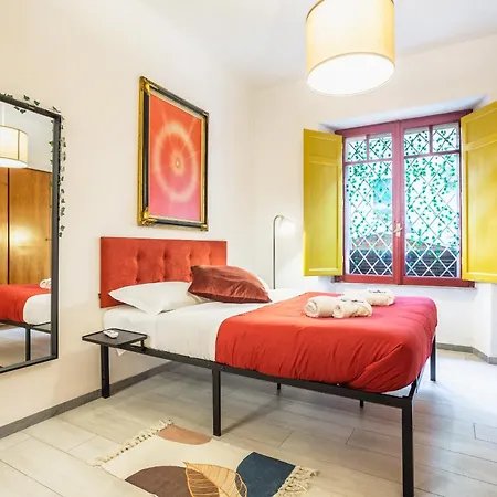 La Piccola Retro , Urban Color And Comfort Apartment *