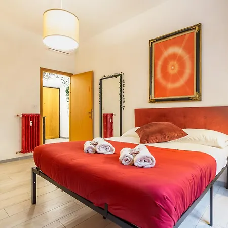 Apartment La Piccola Retro , Urban Color And Comfort *