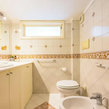 Central With 3 Bedrooms In *