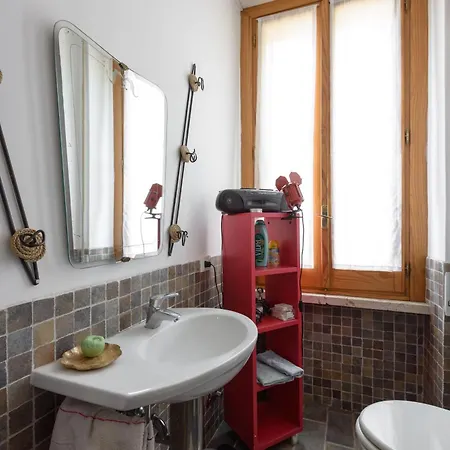 Grande Stanza Silenziosa Garbatella Homestay Rome