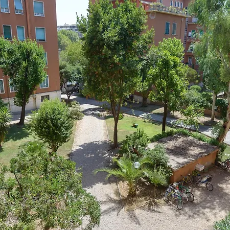 Homestay Grande Stanza Silenziosa Garbatella Rome