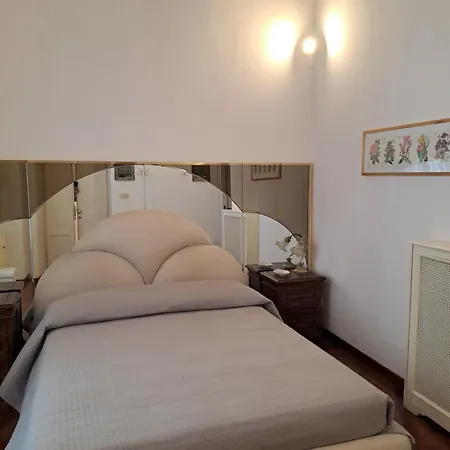 Piazza Dell'orologio Apartment *