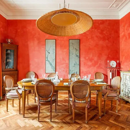 Casa Augusta, A Burghesius