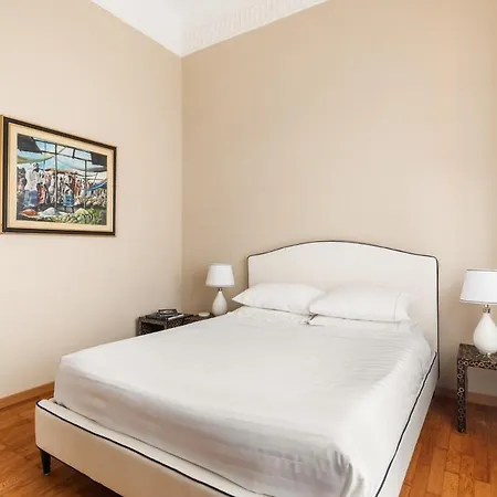 Casa Augusta, A Burghesius Apartment Rome