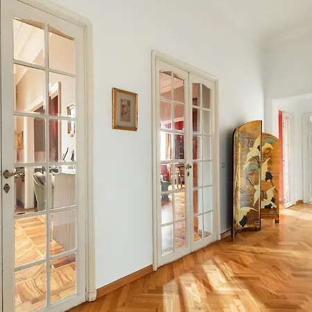 Casa Augusta, A Burghesius Apartment Rome