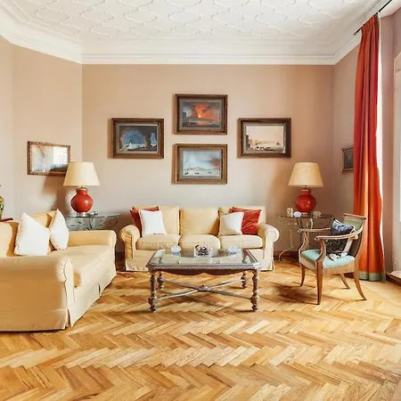 Casa Augusta, A Burghesius Apartment *