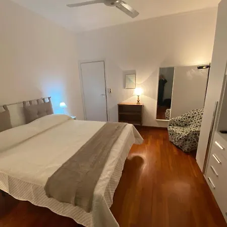 Desy Vatican House Apartment *
