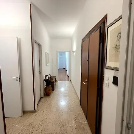 Desy Vatican House Apartment