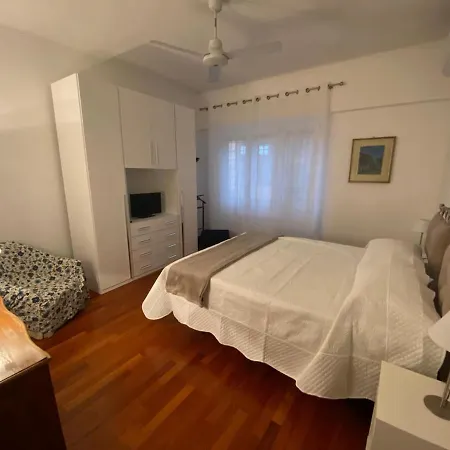 Desy Vatican House Apartment *