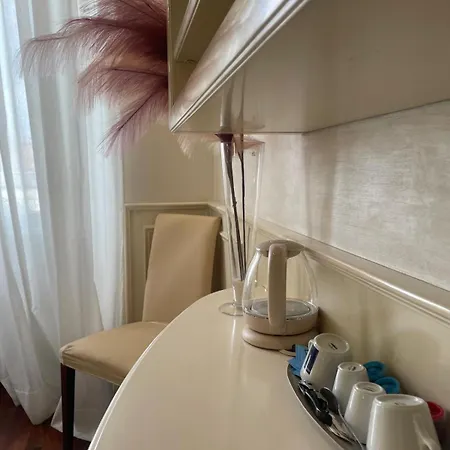 Dama Opera Elegantia Bed & Breakfast Rome