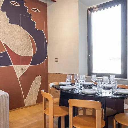 Spanish Steps Exclusive 3bdr Apartment