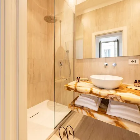 Palazzo Raggi Luxury Apartment