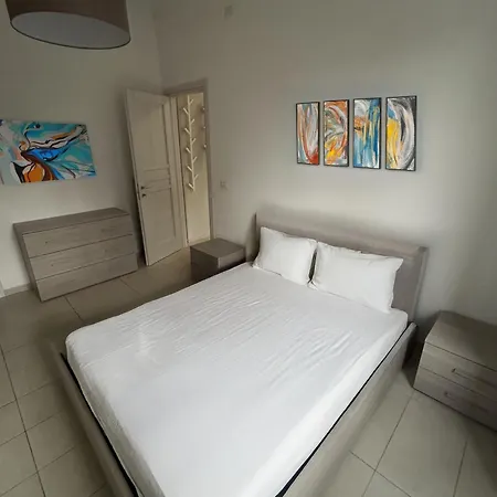 Apartment Realty Company Mercede Rome
