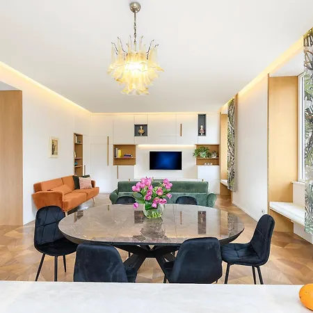 Moon River Luxury Roma