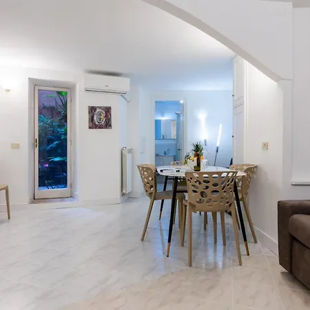 Ξενοδοχείο με διαμερίσματα Navona Open Space 4*
