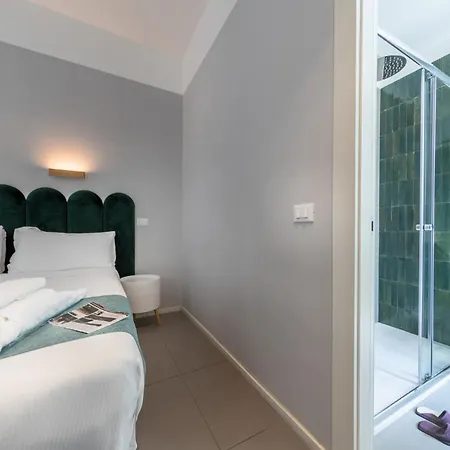 Carrara 24 Guest house *