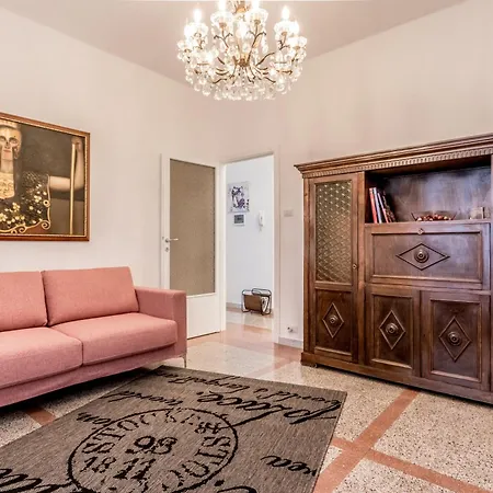 Fara Sabina Large Aparment *