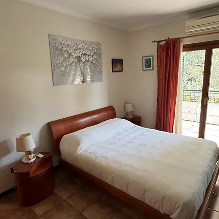 La Casa Del Tomo