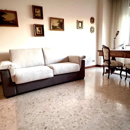 Millys Centre Apartment *