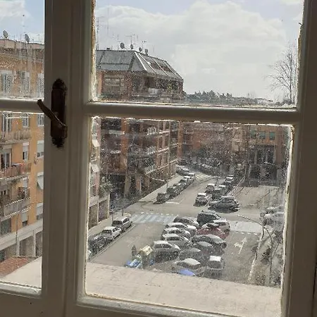 Con Vista E Balcone Metroa Homestay
