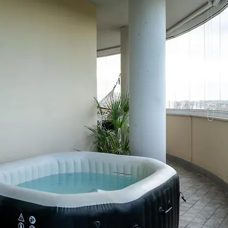 Elegant Panoramic With Jacuzzi Apartment *