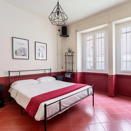 Apartment Maroon Flat Colosseo, 800 Mt From Amphitheater