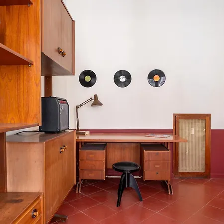 Apartment Maroon Flat Colosseo, 800 Mt From Amphitheater *