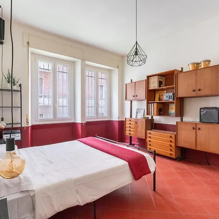 Apartment Maroon Flat Colosseo, 800 Mt From Amphitheater Rome