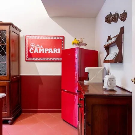 Apartment Maroon Flat Colosseo, 800 Mt From Amphitheater Rome
