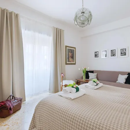 Casa Adele Lovely Mid-century Apartment, *