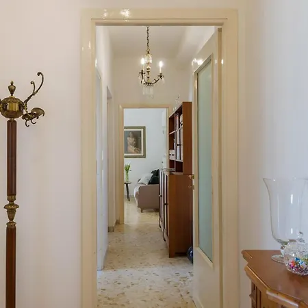 Casa Adele Lovely Mid-century Apartment, Rome