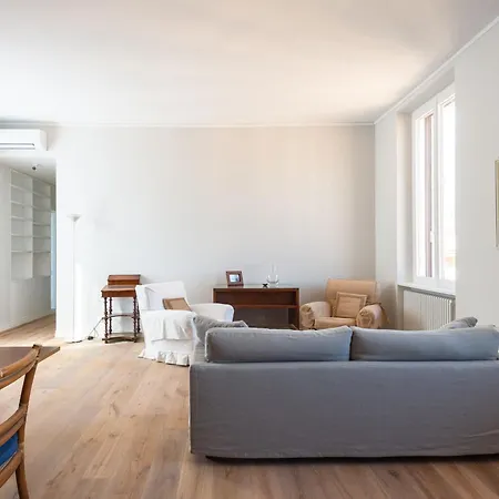 Luminosa Vittoria By Interhome Apartment Rome