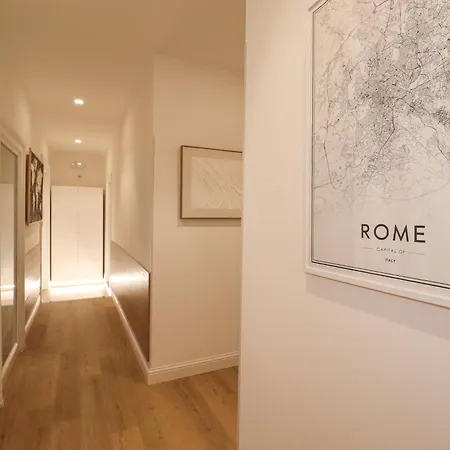 St Peter & Vatican Luxury - In Centre Near Vatican Guest house *