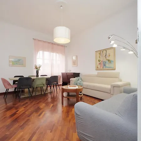 4bnb - Giant Giuliana Vatican Museum Apartment