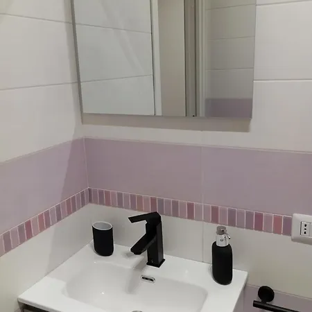 Guest house Grace's House Trastevere With Private Bathroom Rome