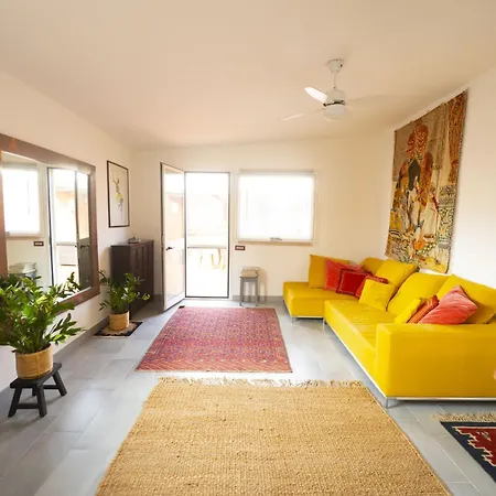Apartment Romantic Terraced Escape In Elegant Neighbourhood Rome