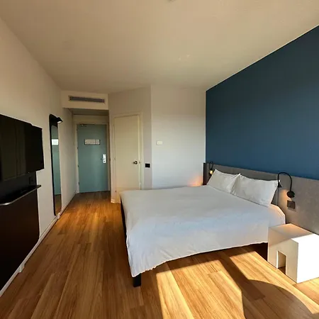 Ibis Fiera Hotel 3*