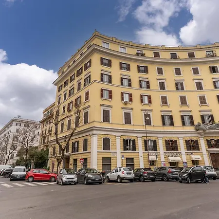 Spacious Close Vatican Apartment *