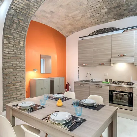 Spacious Close Vatican Apartment *