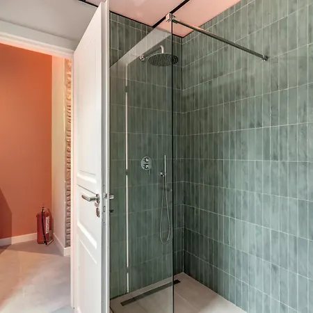 Spacious Close Vatican Apartment Rome