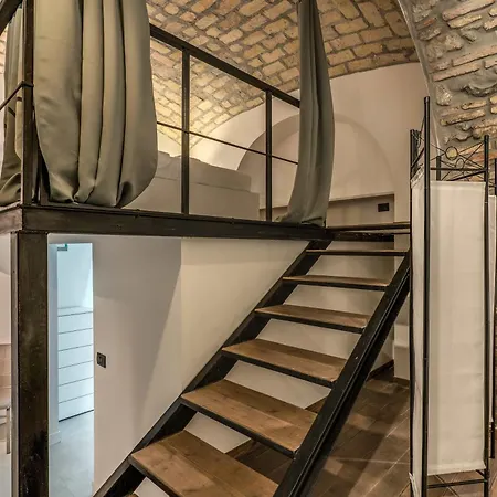 Spacious Close Vatican Apartment *