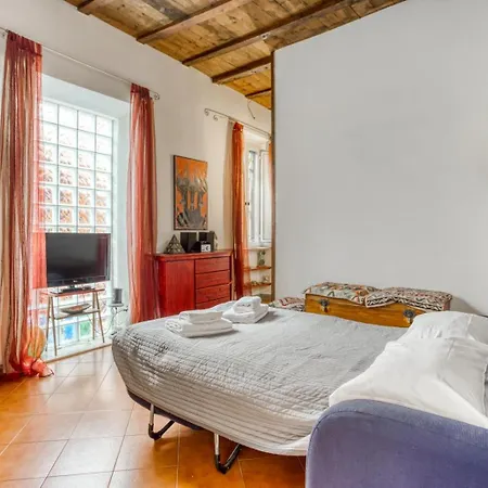 Santa Maria Maggiore Apartment *