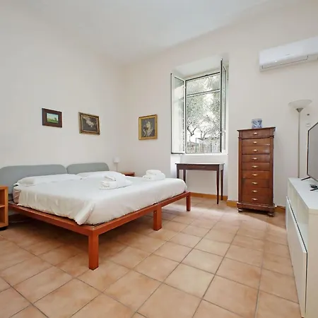 Clodia Apartment