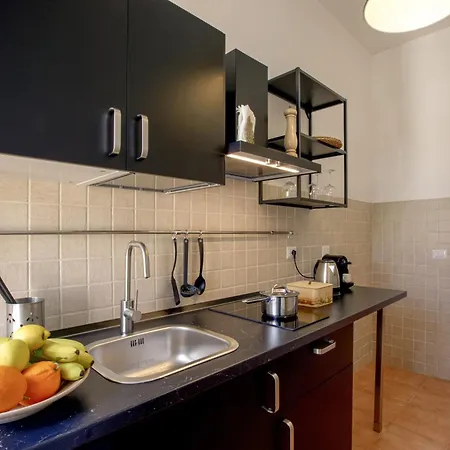 Magikrooms Colonna Apartment