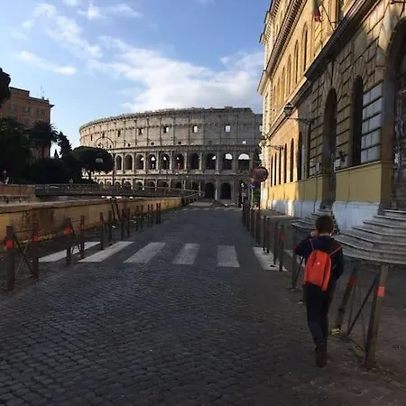 Loft Colosseo, In Center *